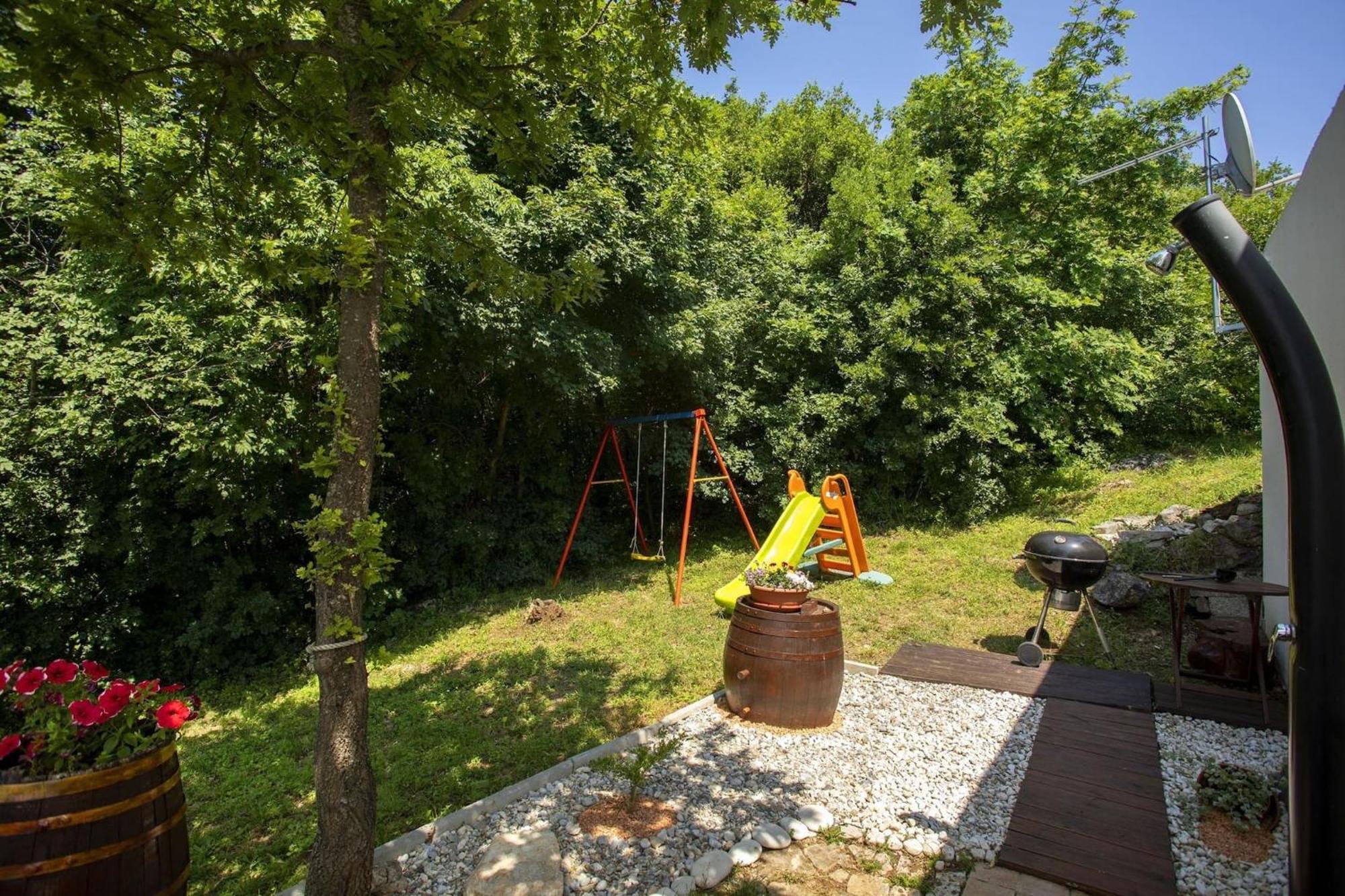 Holiday Home Deborah With Private Pool Лабин Екстериор снимка